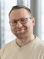 Herr Stefan Heinze